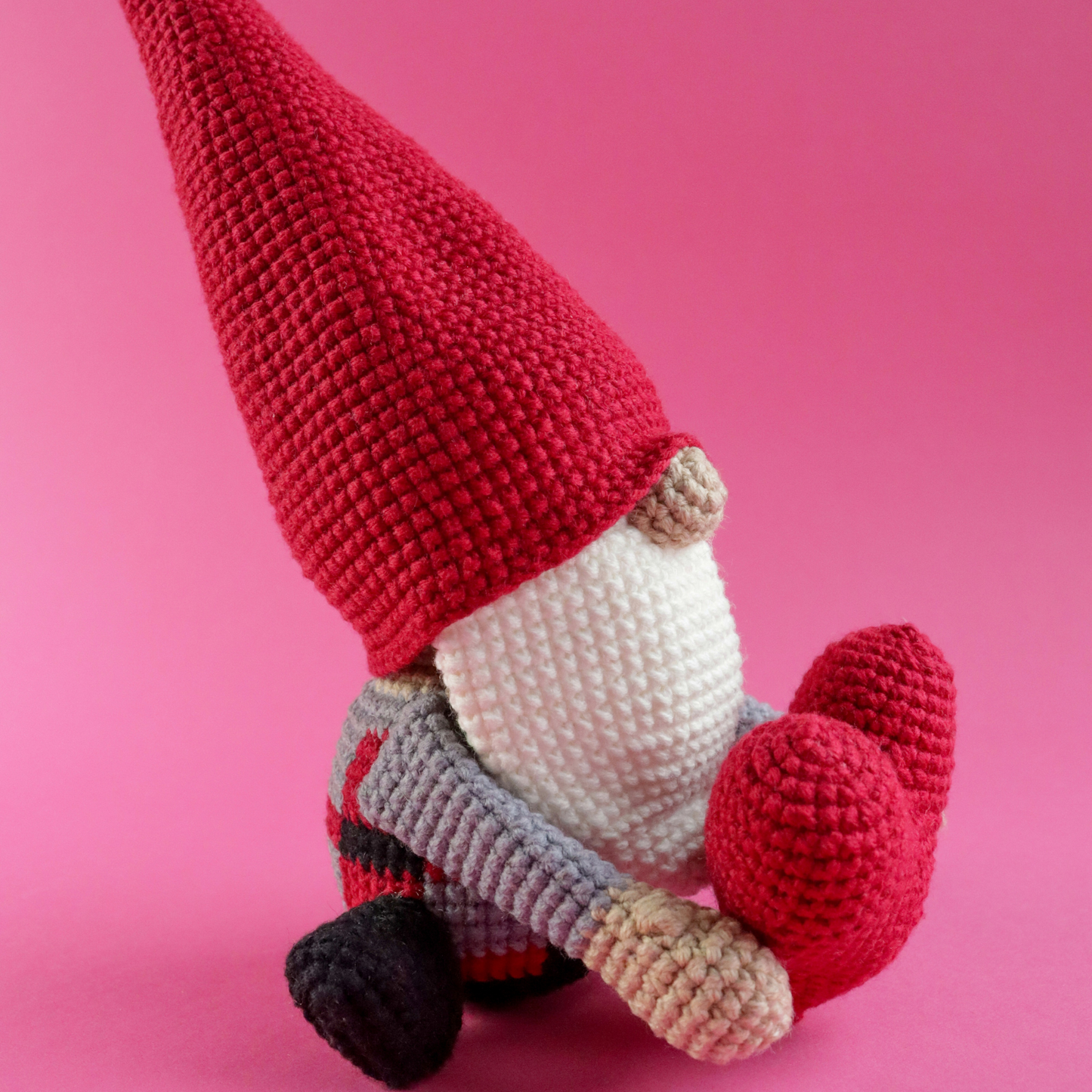 Valentine gnome crochet pattern, valentines day decor
