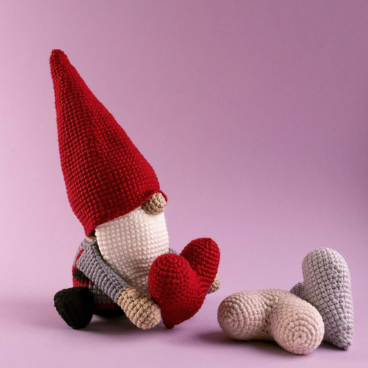 Valentine gnome crochet pattern, valentines day decor